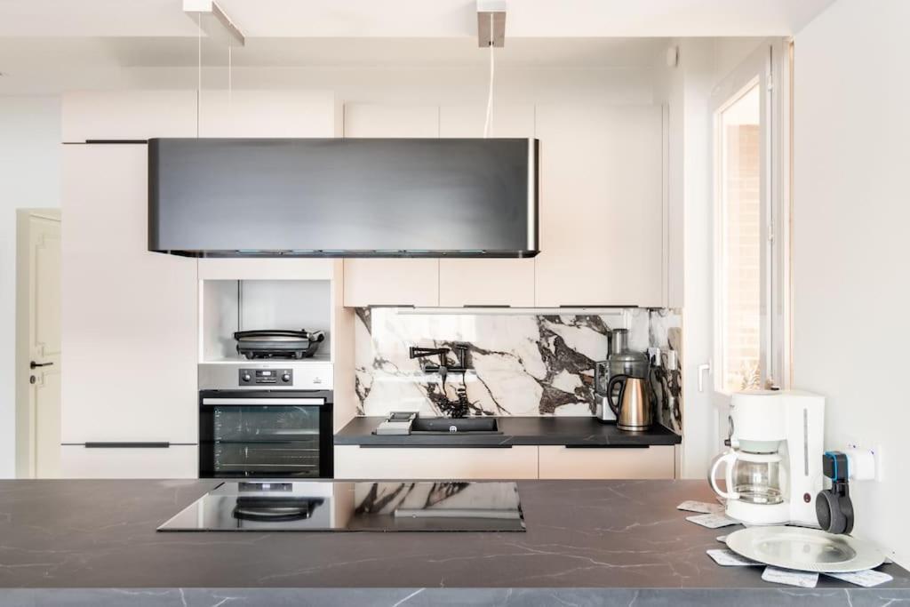 European Heart 2-bedroom Flat. Brussel