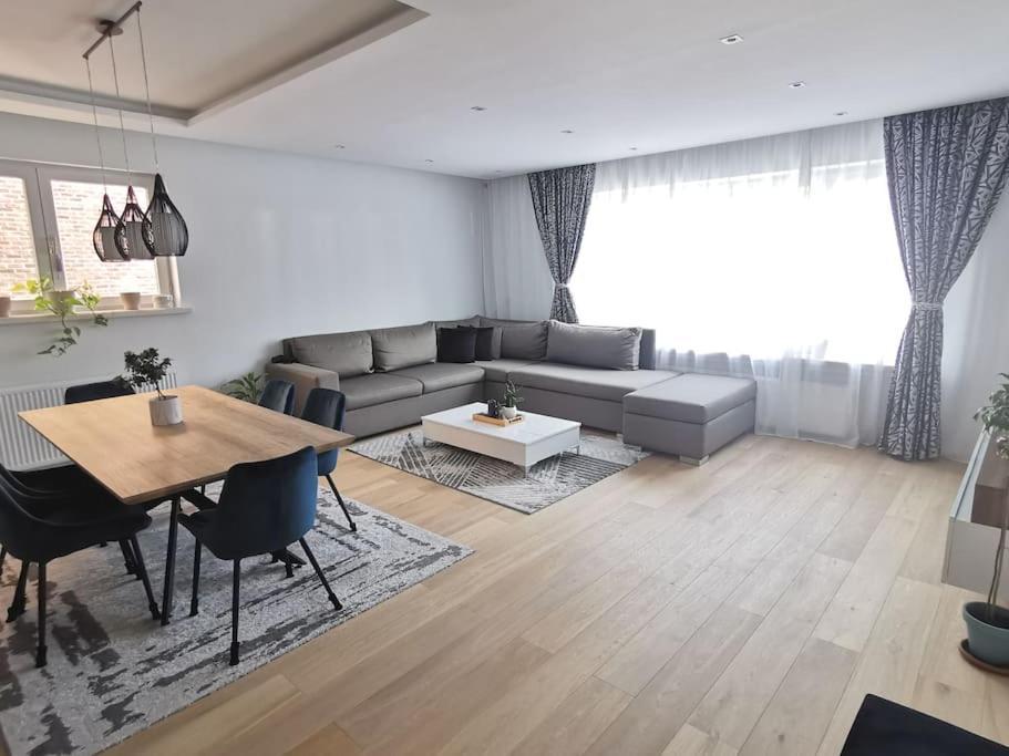 Appartement European Heart 2-bedroom Flat. Brussel